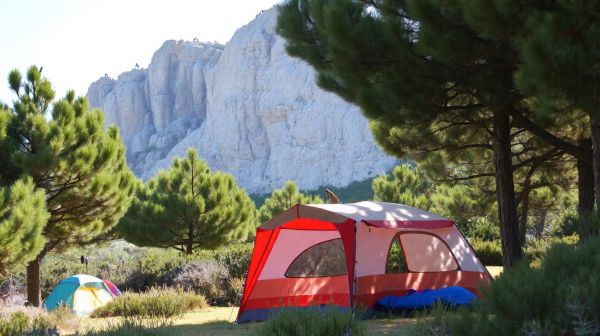 Top choix d'hébergements pour un camping réussi dans le Var